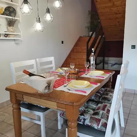 Meszi Vendeghaz Daire Zalacsány
