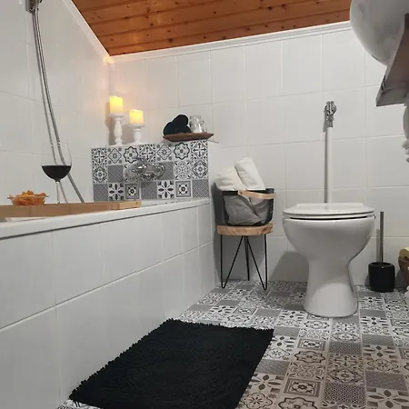 Meszi Vendeghaz *